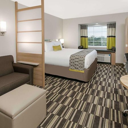 Microtel Inn & Suites By Wyndham Лъбък Екстериор снимка