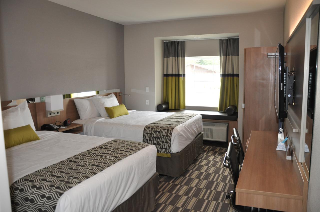 Microtel Inn & Suites By Wyndham Лъбък Екстериор снимка